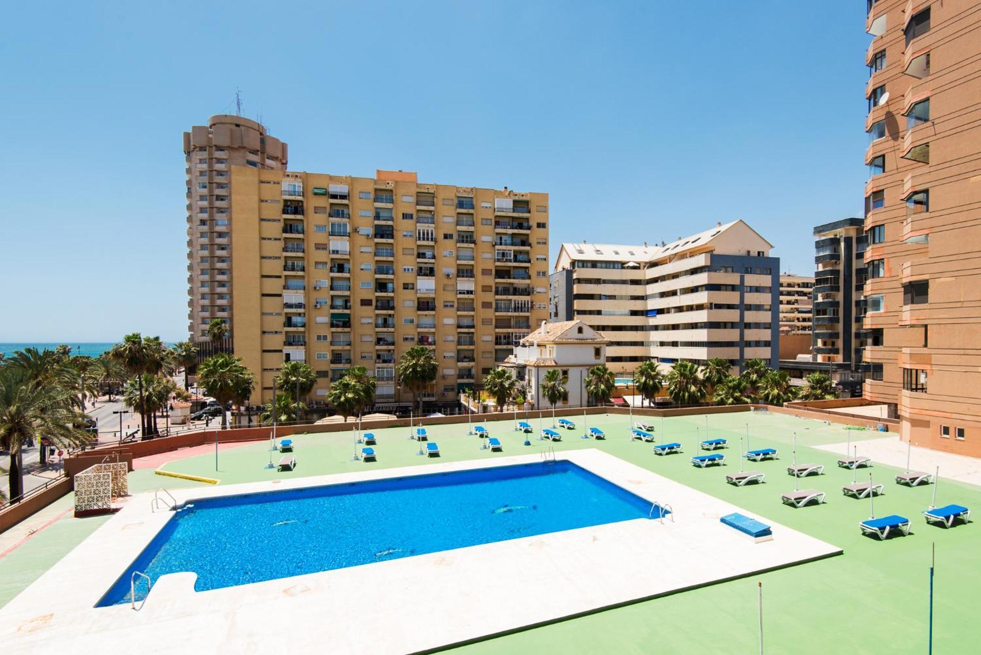 Palm True Towers 1, Marina Beach Apartment Фуэнхирола Экстерьер фото